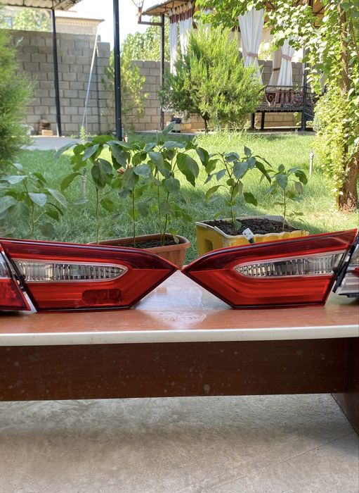 Задние фары на багажнике камри 70 европа