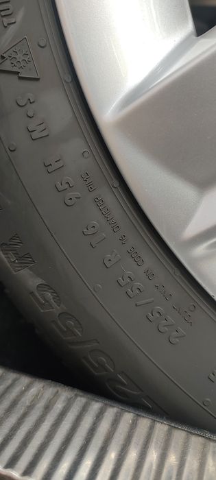 Оригинални Audi 16" джанти с гуми Continental 225/55 R16