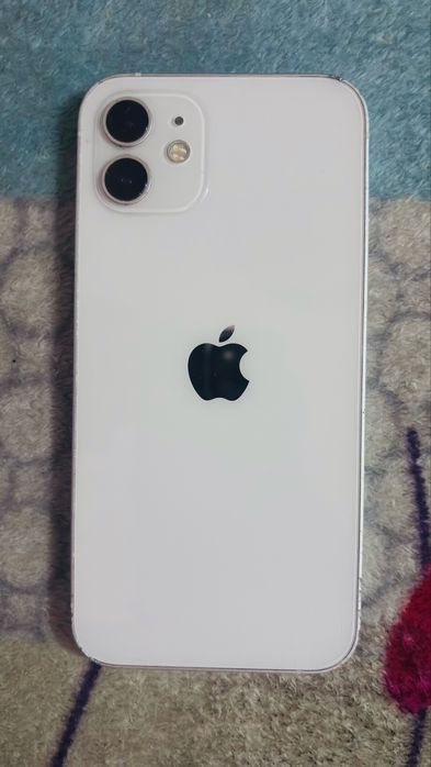 Продам Iphone 12 в хорошем состояние