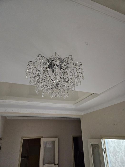 Срочно продам люстру