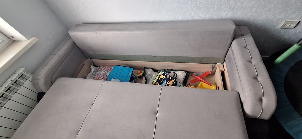 Продам диван срочно