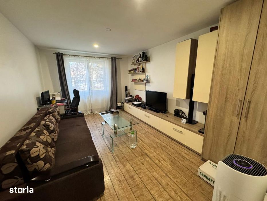 Apartament 3 camere, 89 mp, zona Sasar