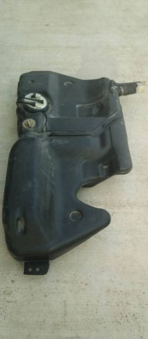 Продавам резервоар за Renault Scenic TDI