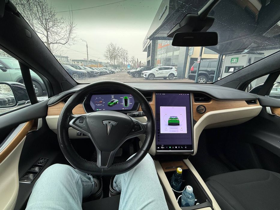 Продаётся автомобиль "Tesla X"