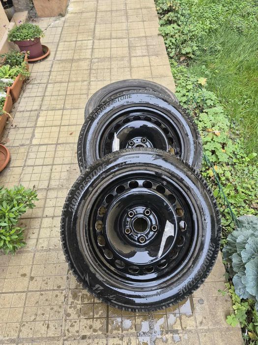 Продавам гуми с джанти 205/55/16