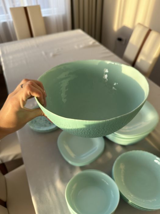 Пълен сервиз чинии в синьо зелен цвят