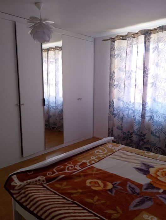 Inchiriez apartament cu 4 camere