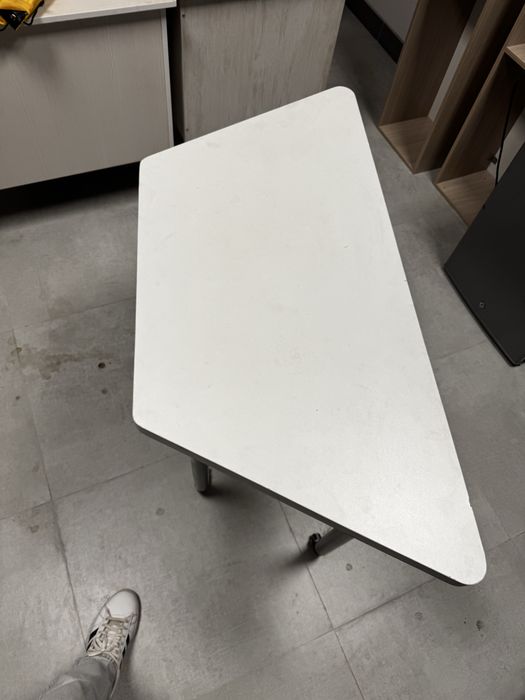 Офисная мебель, стол и парта