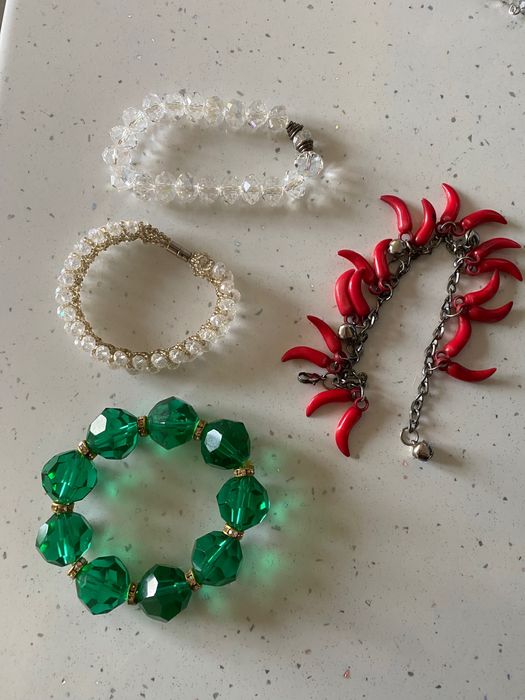 Дамски гривни, различни модели