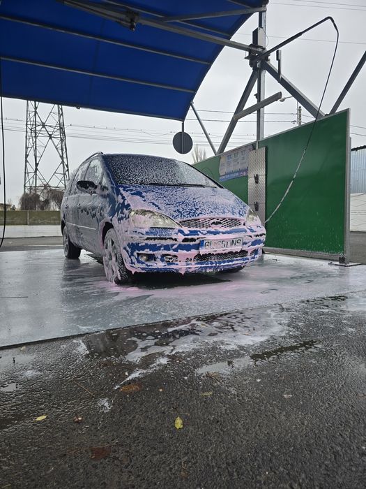 Ford galaxy  7 locuri