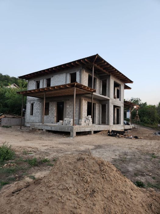 Строим дома    под ключ с нуля