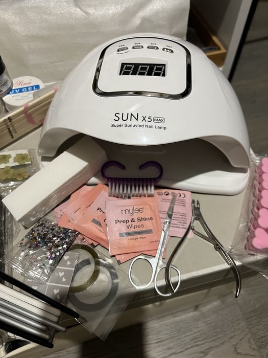 Комплект за маникюр