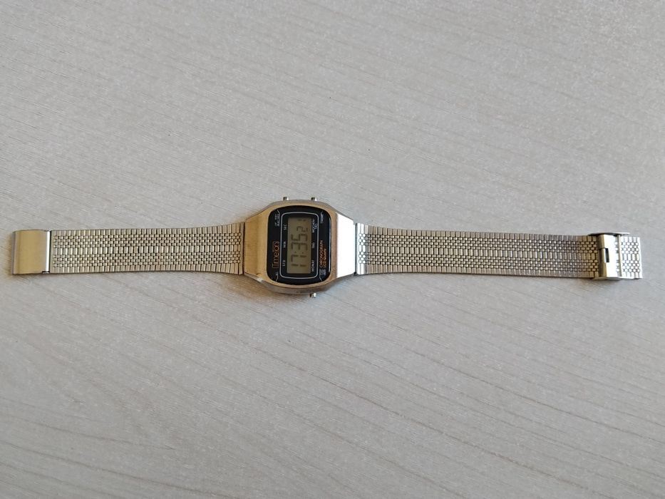 Лот ретро часовници Buletronic и Timeton