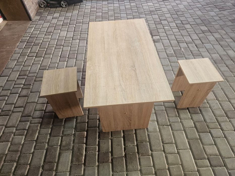Стол со стульями