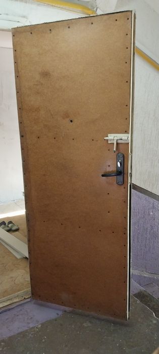 Железный дверь  продам