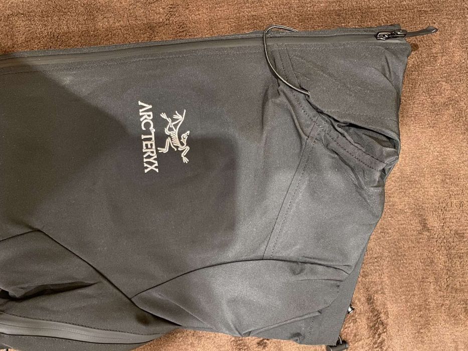 чернп аrcteryx яке