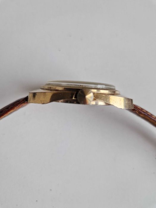 SLAVA cal. 2414, 21 руб. камъка, ръчно нав-е, made in USSR каса – 37мм