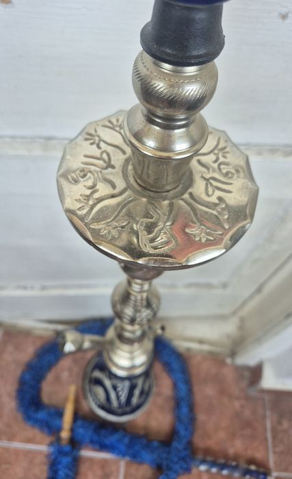 Narghilea veche din metal