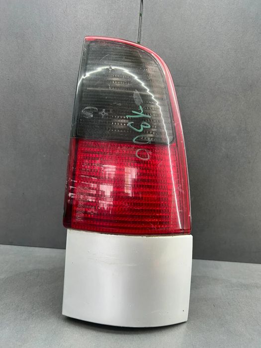 Lampa / Tripla stop dreapta pe aripa 6K0945112B Seat Cordoba 2002