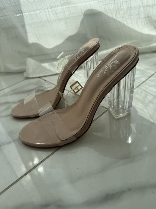Sandale noi marimea 37