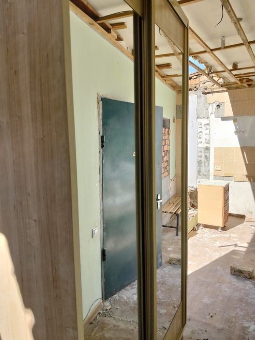 Продаю шкаф прихожий