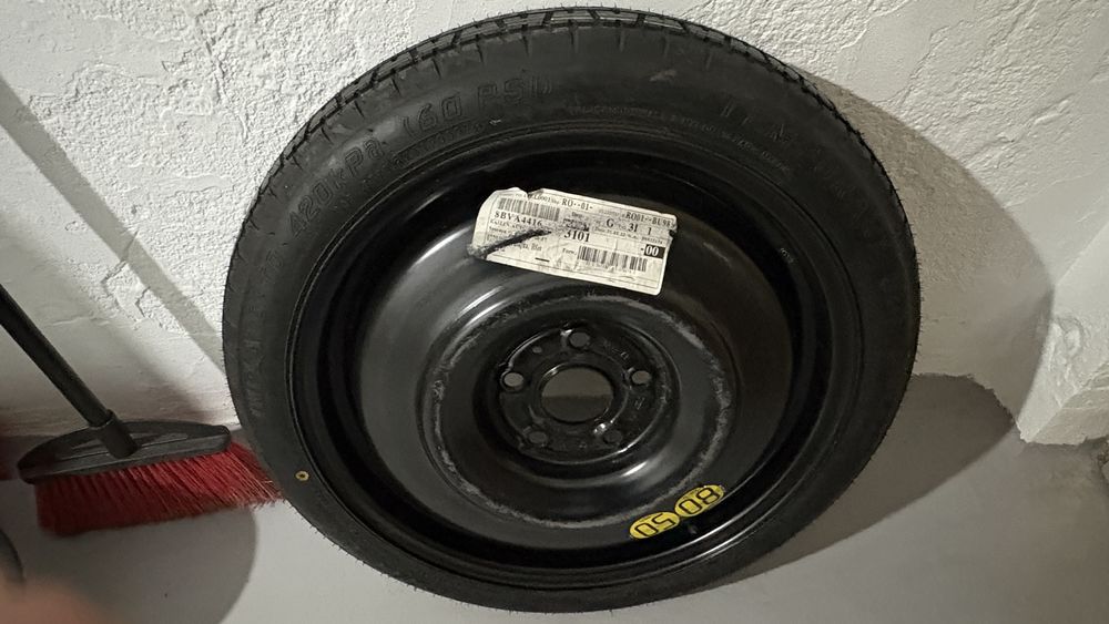 Vand roata rezerva slim Toyota Corolla R17 125/70 D17 + cric OEM completa