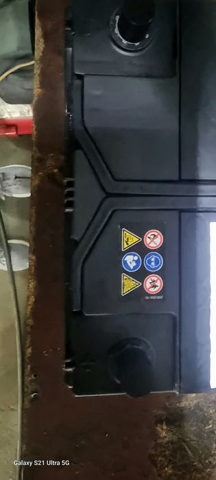 Продам аккумулятор на авто.