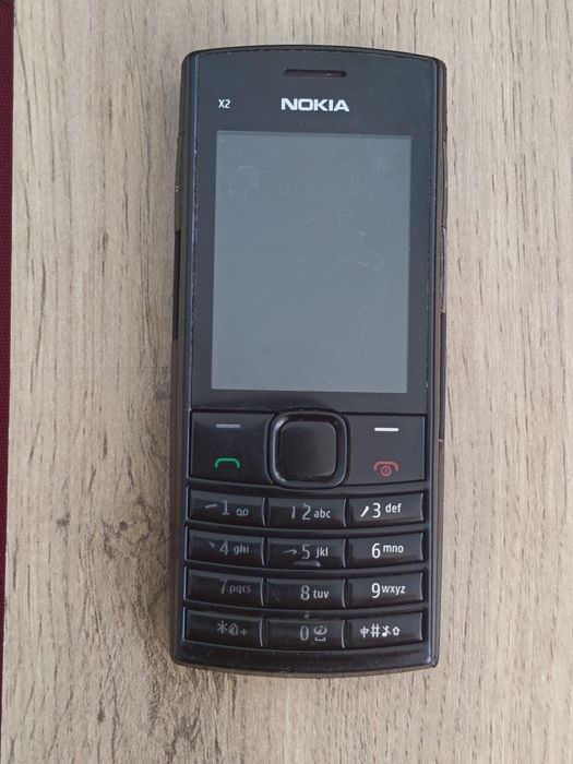 Продам Nokia X2-02 (б/у, на 2 SIM-карты)