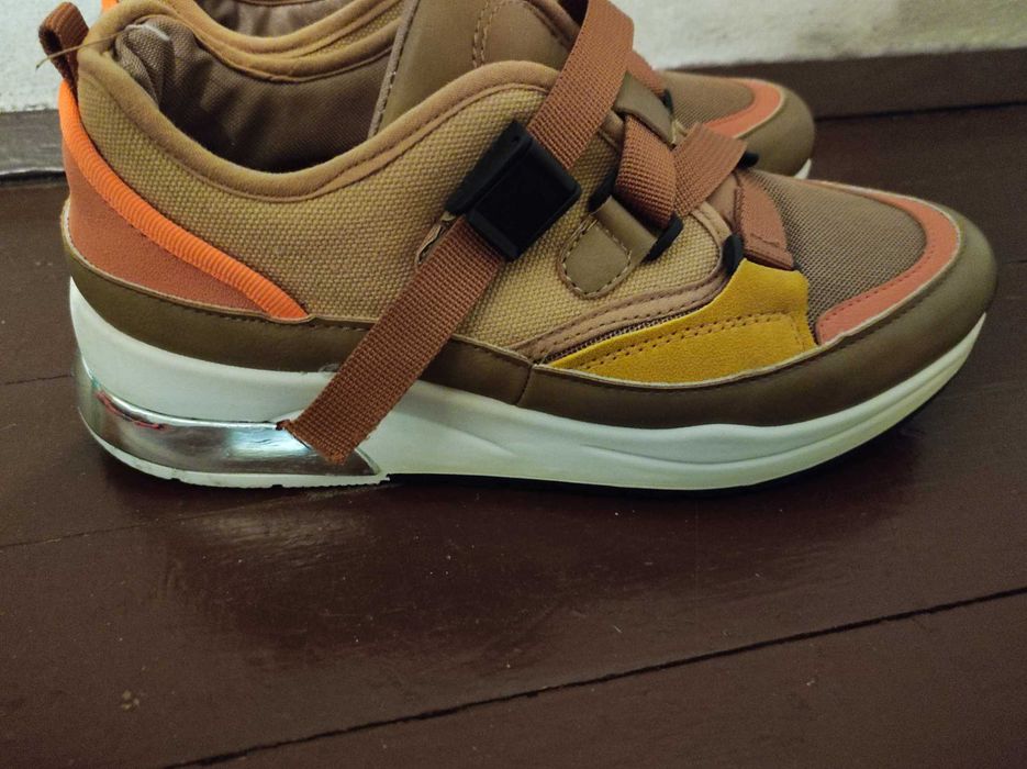 Дамски сникърси в кафяво