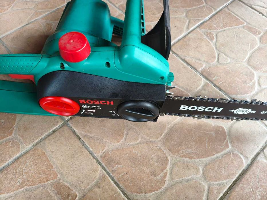 Fierastrau electric Bosch AKE 30S, 1800 W, lama L=30 cm, 3.9 kg