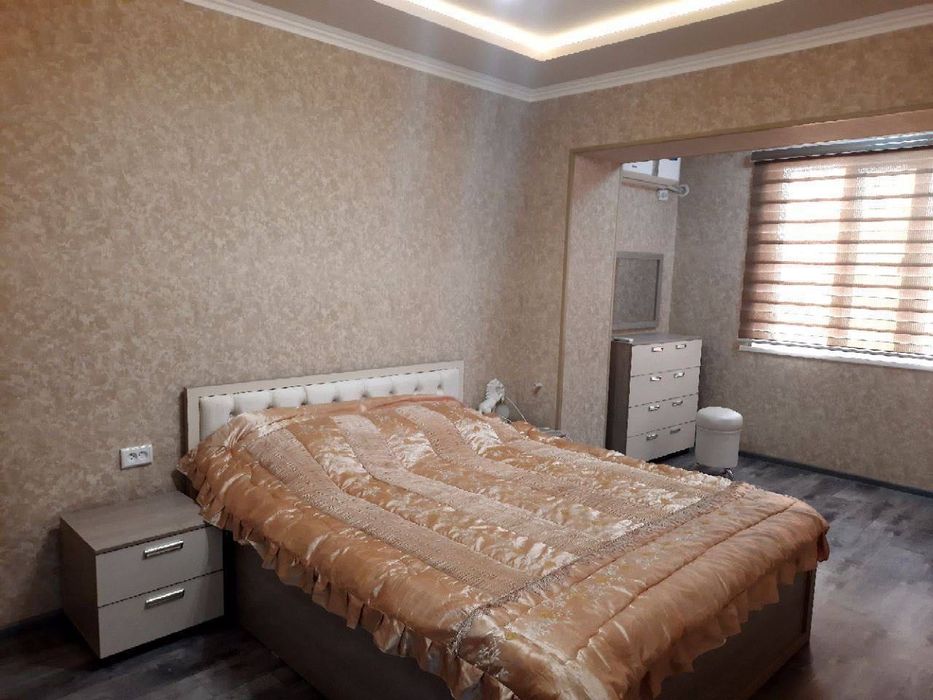 Сдается  3x комнатная квартира 
С обстановкой Люкс
В горде Алмалыке