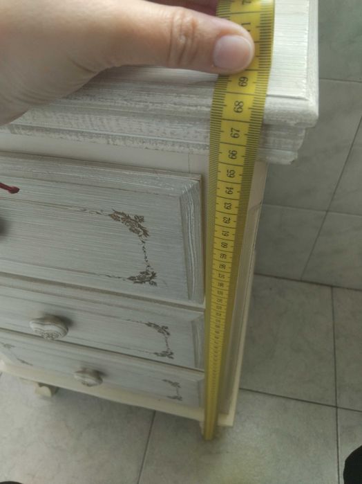 Винтидж дървено шкашфче