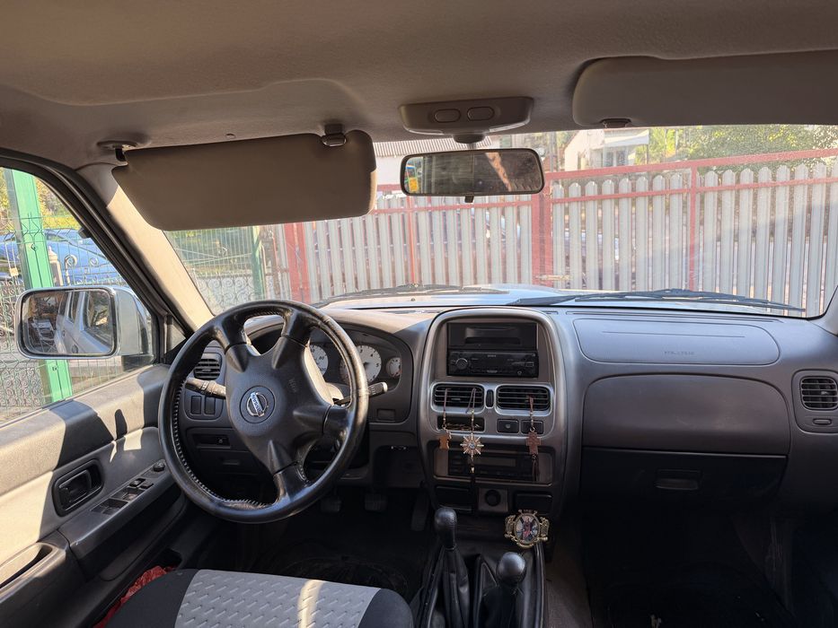 Nissan Navara 2.5 Di D22