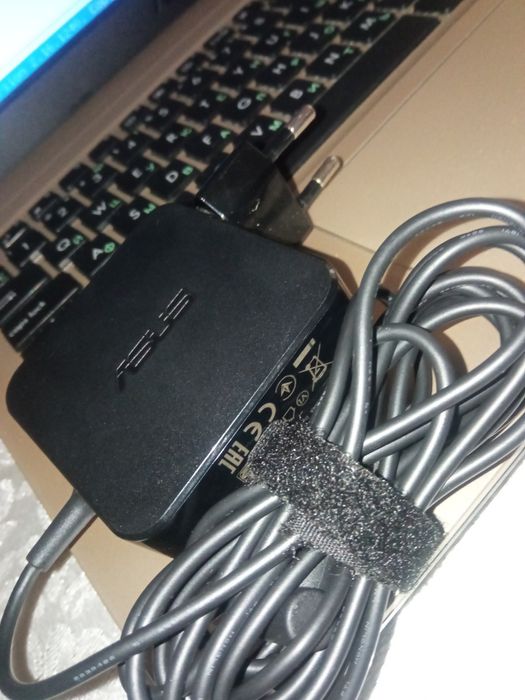 Noutbook sotadi Asus