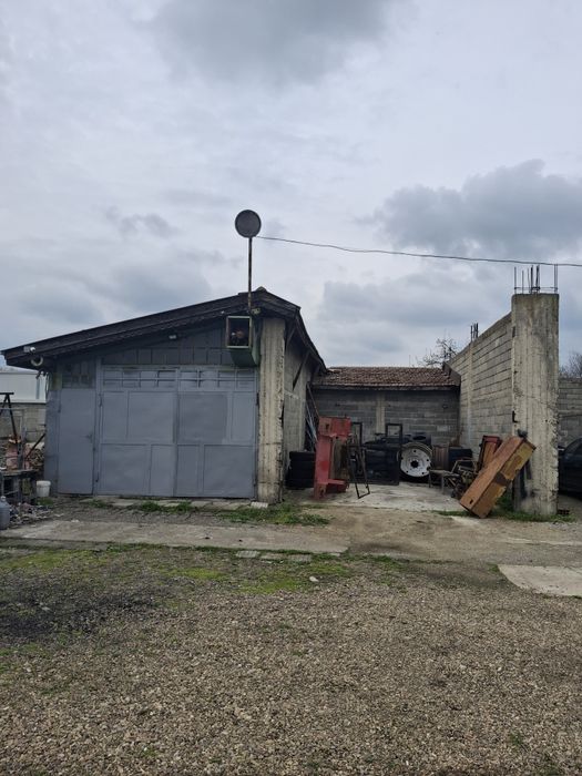 База индустриален имот