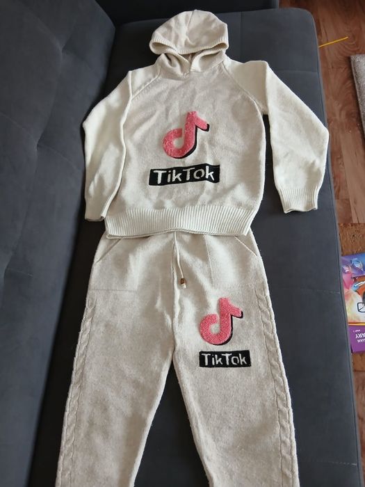 комплекты на девочку 8-12л по 500