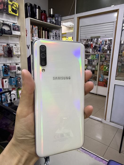 Продам Samsung А 50