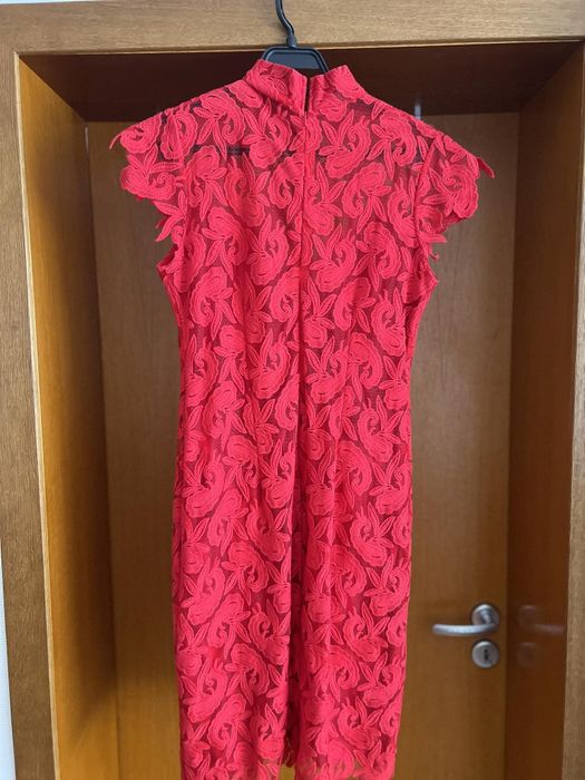 Дантелена рокля .