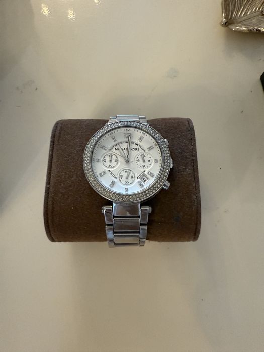 Продам часы Michael Kors, оригинал, б/у, 7000