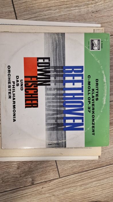 Vand discuri de vinil