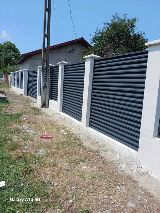 Garduri si porti stil jaluzea, sipca metalica, tabla cutata