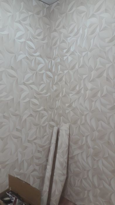 Поклейка обоев ,вытягивания стен