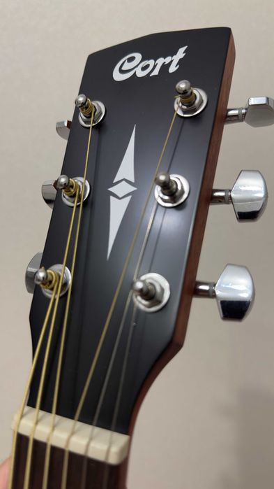 Профессиональный музыкальный инструмент. Гитара Cort