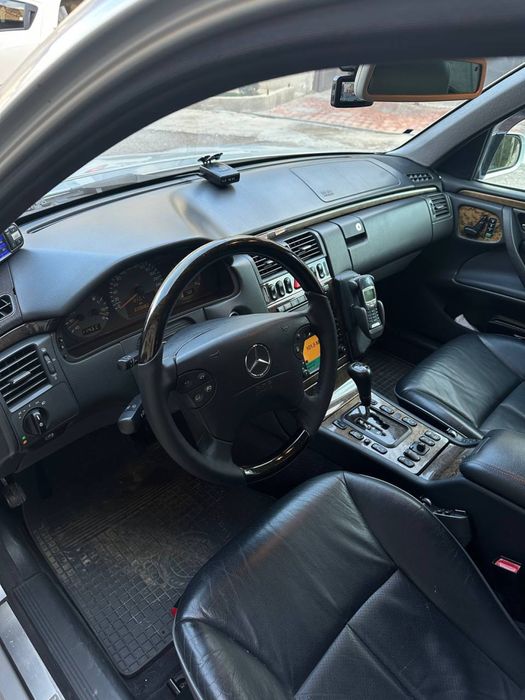 Mrecedes Benz W210 E320 avangard