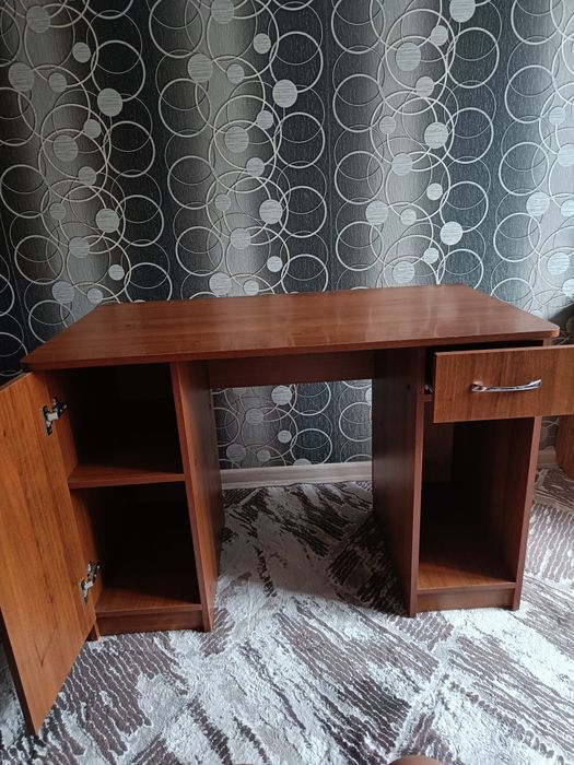 Стол письменный/компьютерный