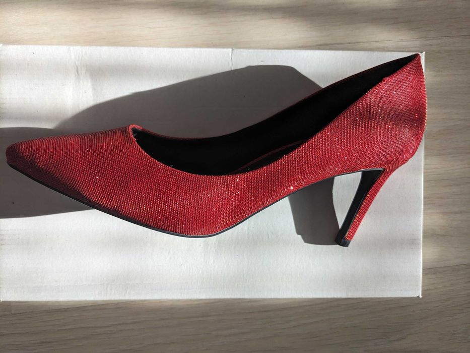 Pantofi H&M roșii cu sclipici, marime 38 – noi