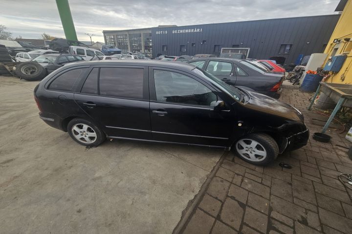 Oglinda stanga Skoda Fabia 2000 1.4 MT (101 hp)