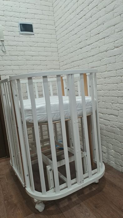 Кроватка с Маятником