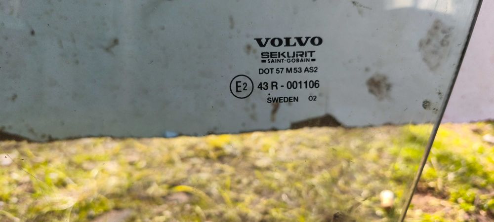 Волво в 70 2004 стъкло за врата ляво