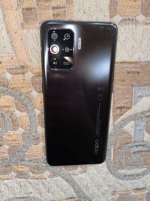 Продам смартфон Oppo Reno5 Lite